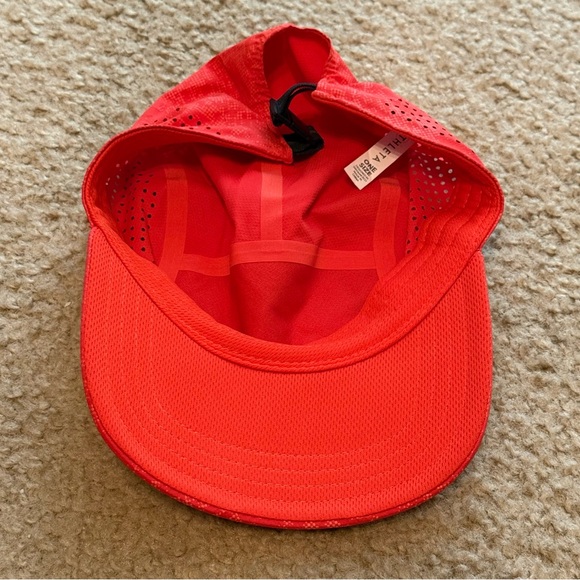 Athleta Distance Laser Cap - Picture 3 of 5